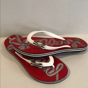 henri bendel flip flops